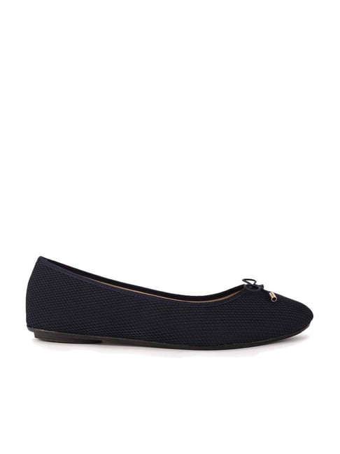 Bata shop flat shoes