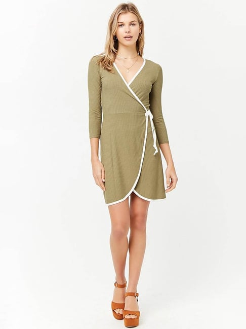 Forever 21 contemporary wrap dress hotsell