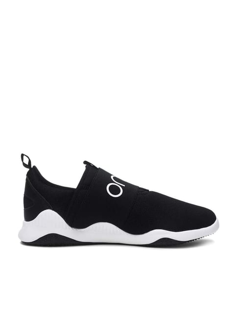Buy Puma Unisex-Adult Dart One8 V2 White-Black Sneaker - 7UK (39131403) at  Amazon.in
