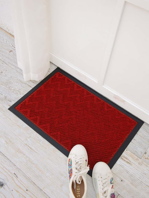 Ariana Maroon Microfibre Single Happy Feet Outdoor Door Mat - Set of 1