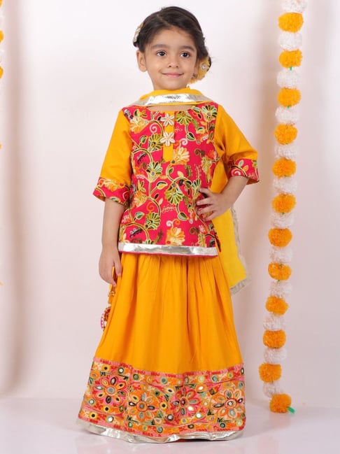 Little Bansi Kids Yellow Cotton Embellished Kurta Lehenga Set-picture-30