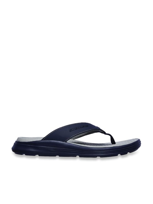 Skechers relaxed fit discount mens flip flops