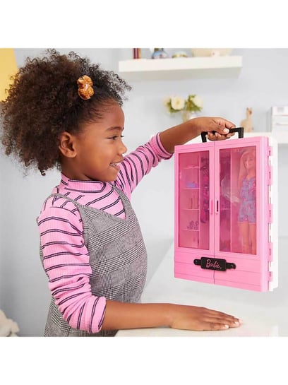 Barbie closet with discount accessories