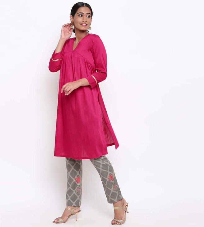 Buy TrueBrowns Pink V-Neck Kurta and 