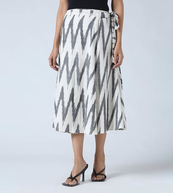 wrap around skirt definition