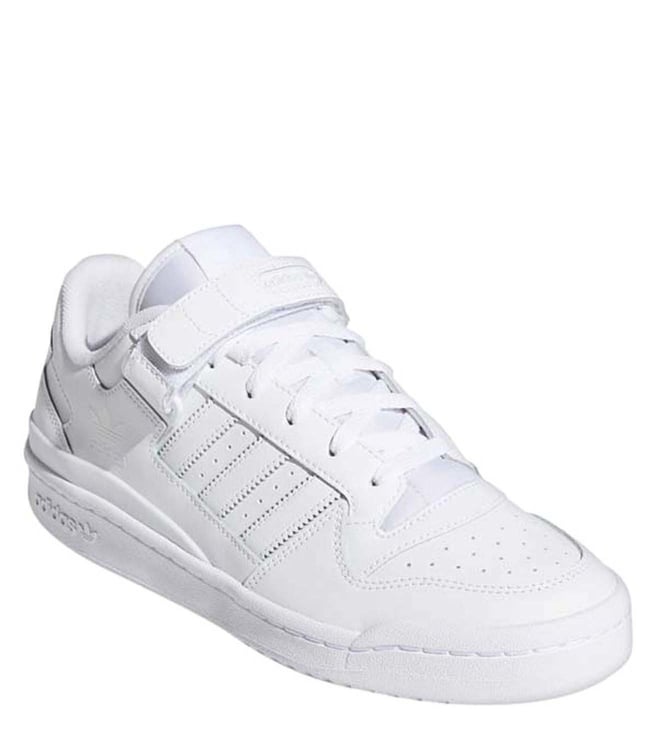 Белые fora. Adidas forum Low белые. Кроссовки adidas forum Low White. Adidas forum Low Triple White. Кеды adidas forum Low.