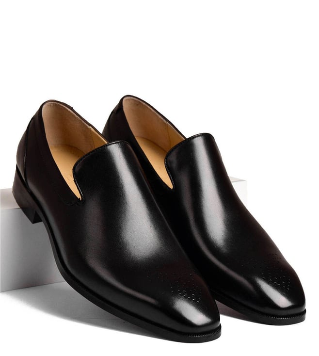 black plain loafers