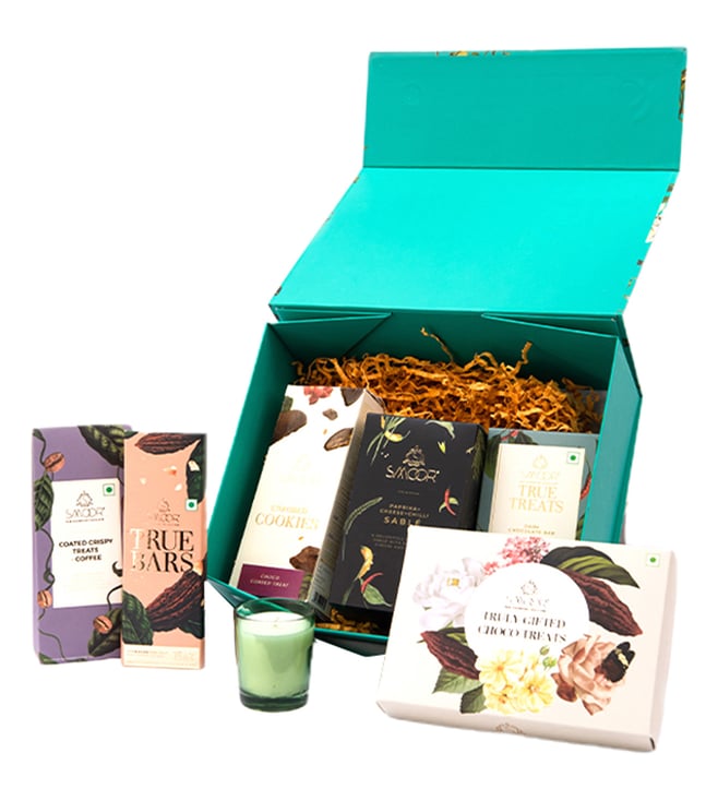 Buy Smoor Savoury & Enrobed Cookies Bar Ultimate Hamper Online @ Tata ...