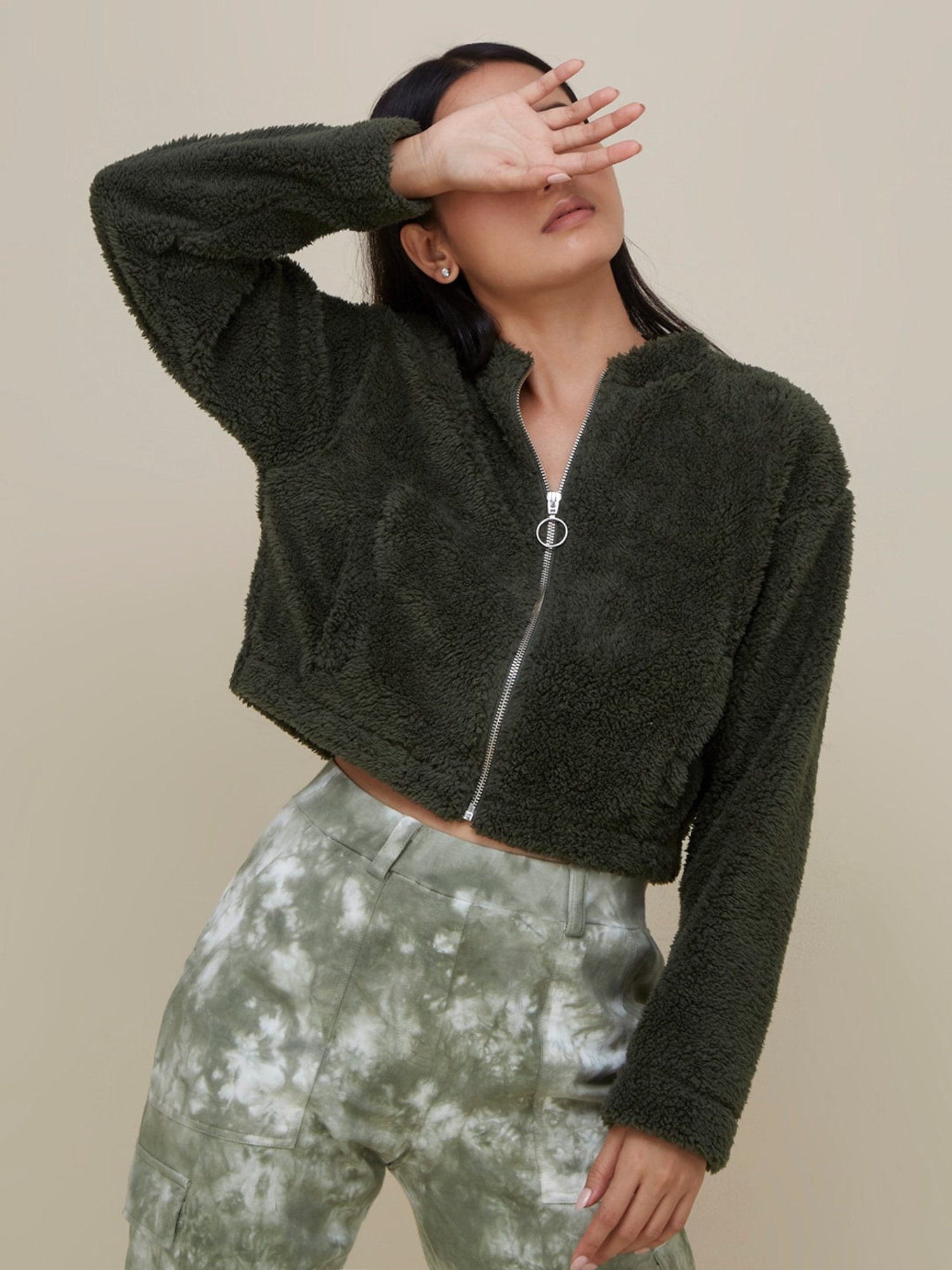 MP000000010990266_1348Wx2000H_