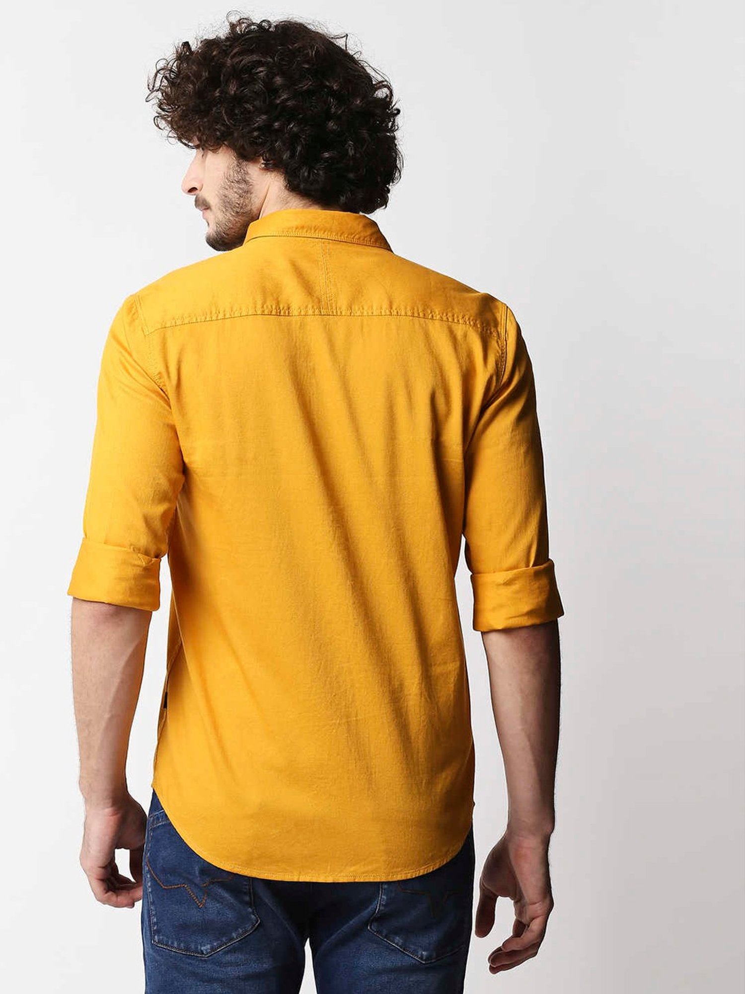Blue Denim Jacket with Yellow Crew-neck T-shirt Outfits For Men (14 ideas &  outfits) | Lookastic