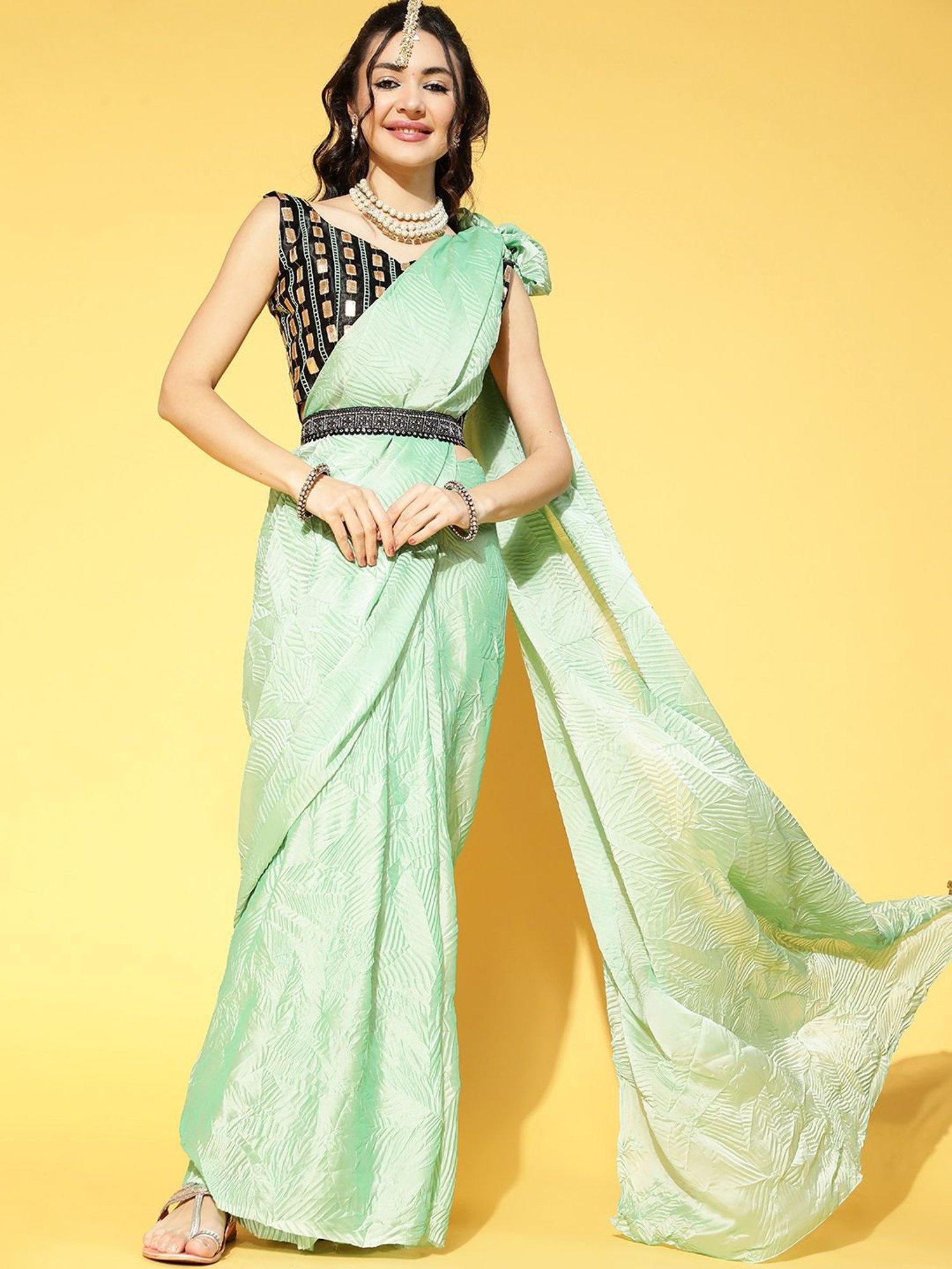 Mint Green Patola Silk Saree With Zari Weaving Work – Bahuji - Online  Fashion & Lifestyle Store