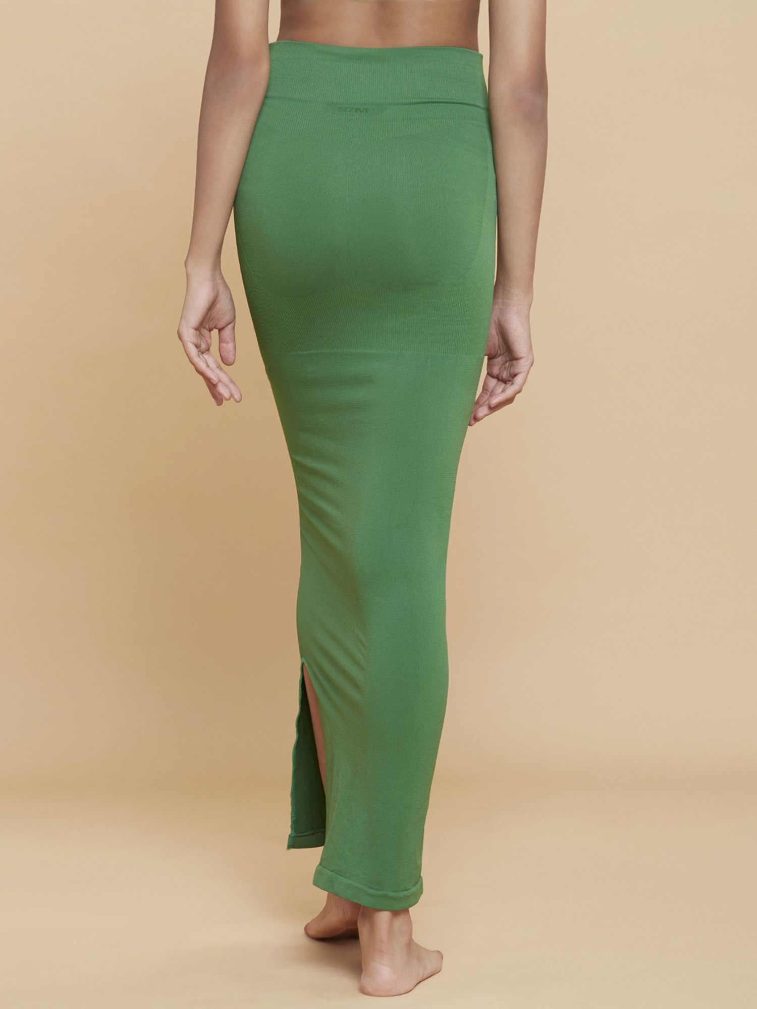 Ms.Lingies Green Plain Saree Shapewear