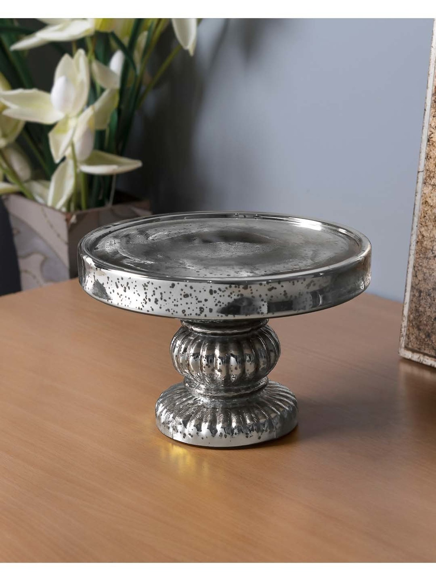 Aluminum 22-Inch Round Cake Stand | Event Décor Direct