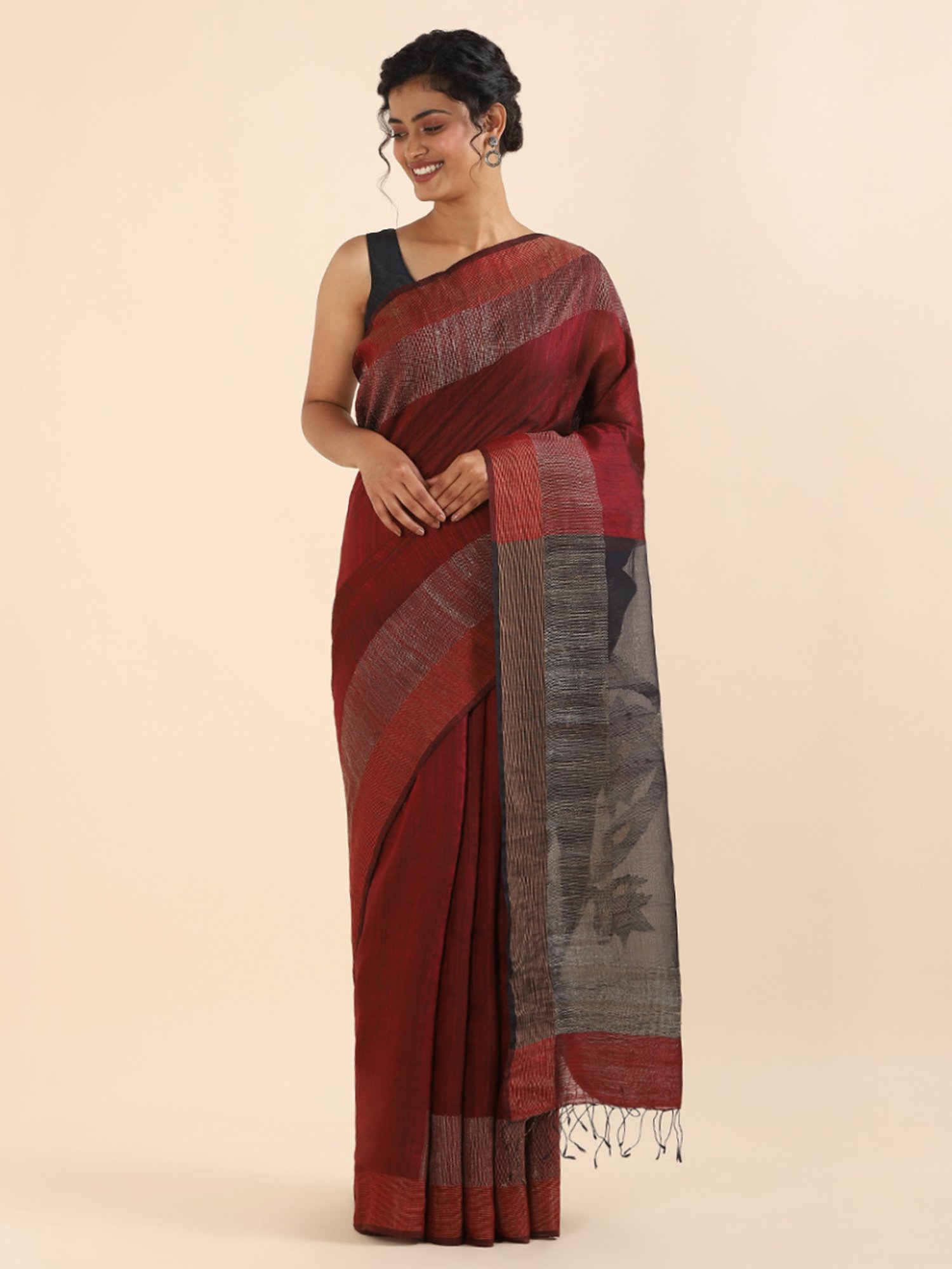 Saree Mall Purple Plain Saree With Unstitched Blouse