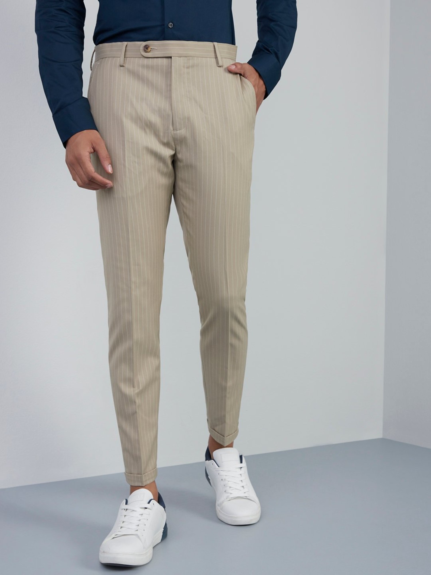 Buy Peter England Men White Carrot Fit Solid Cropped Smart Casual Trousers  online | Looksgud.in
