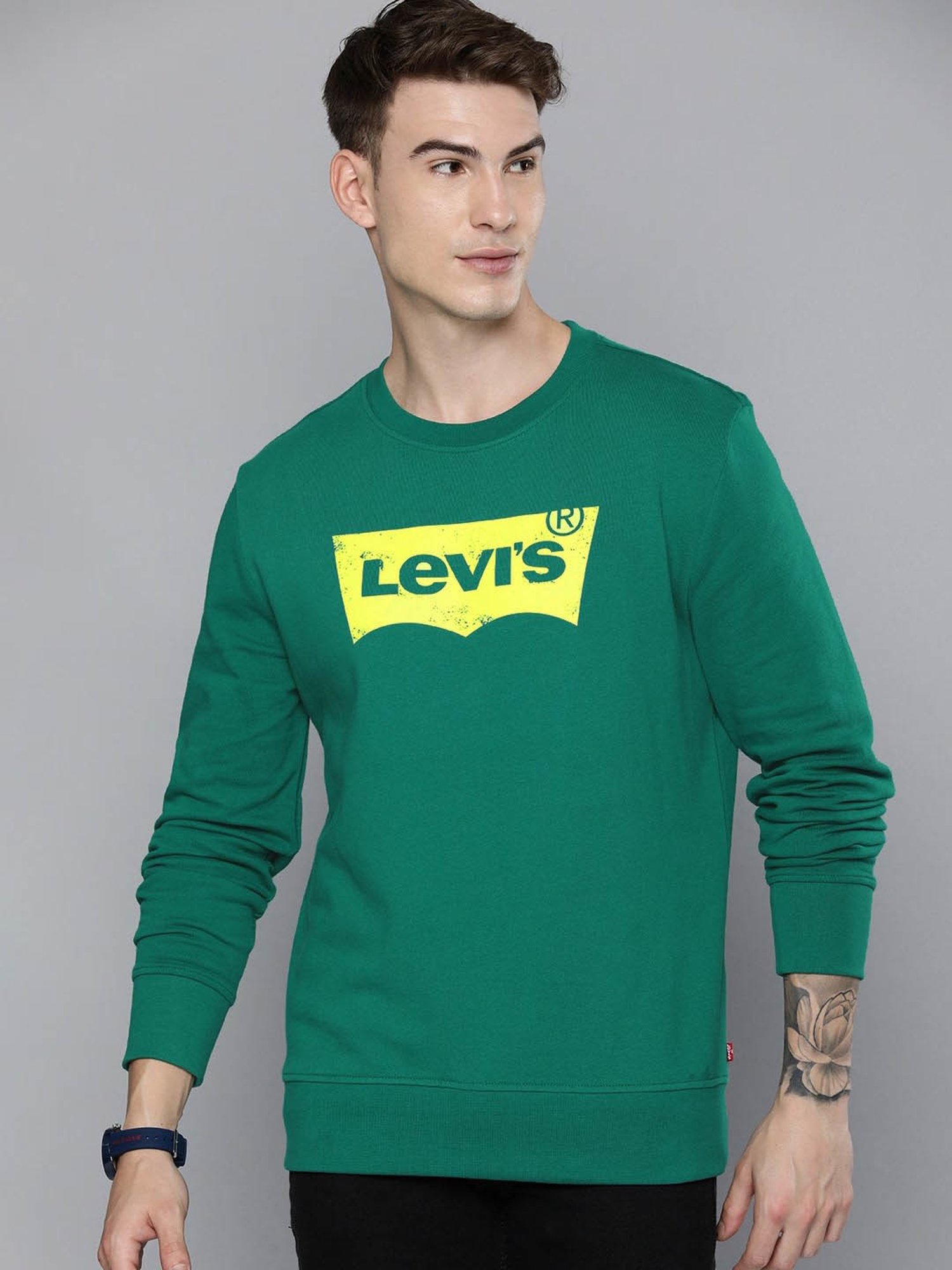 Buy Levi's Black Graphic Print Sweatshirt for Men Online @ Tata CLiQ