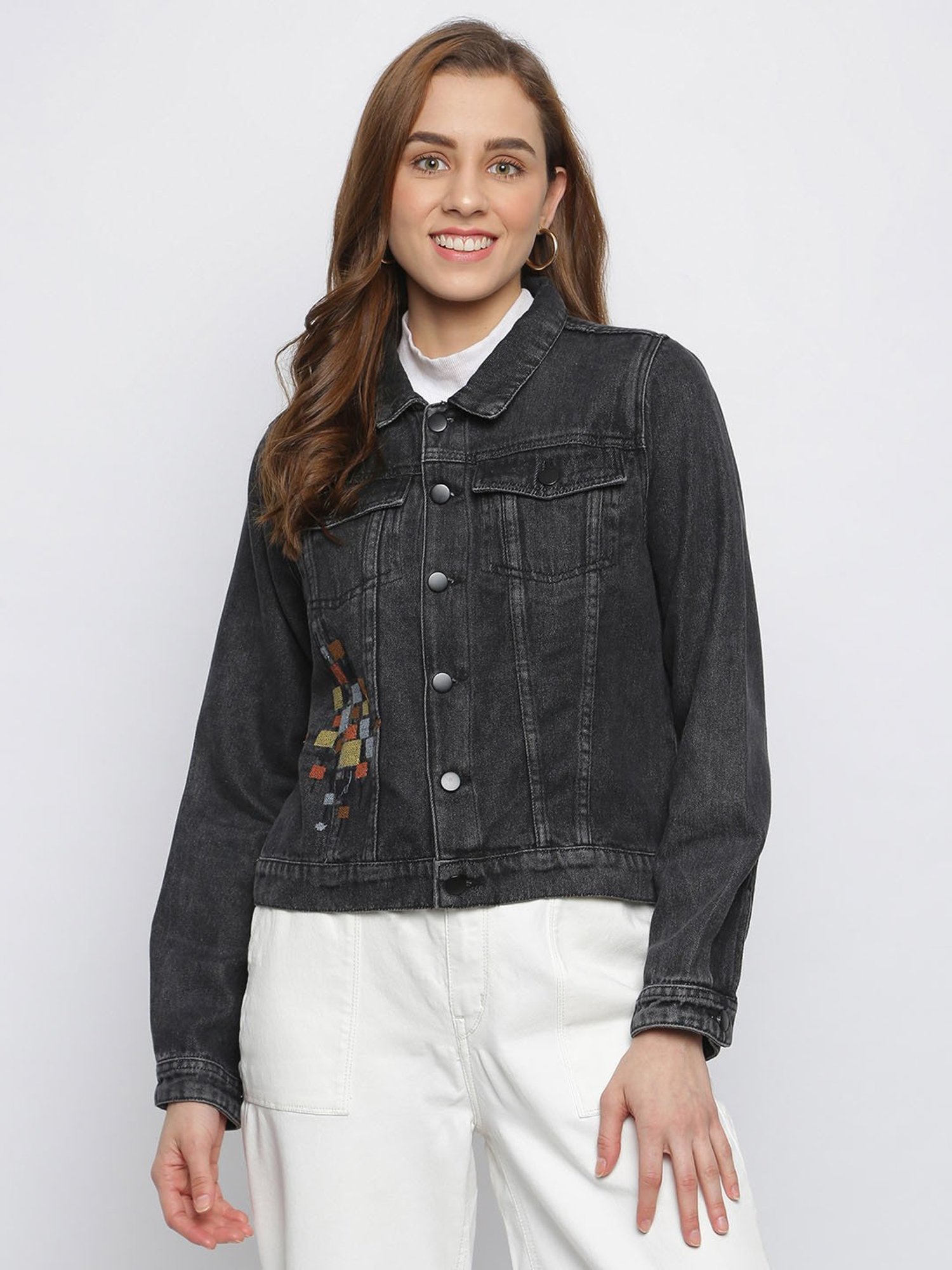Tips on How to Wear a Jean Jacket with Any Outfit