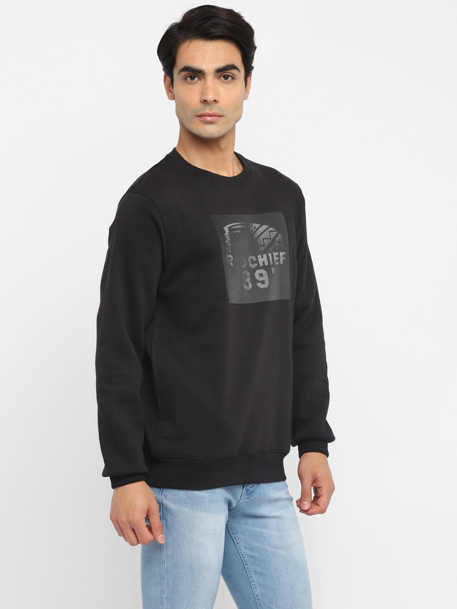 Buy Levi's Black Graphic Print Sweatshirt for Men Online @ Tata CLiQ