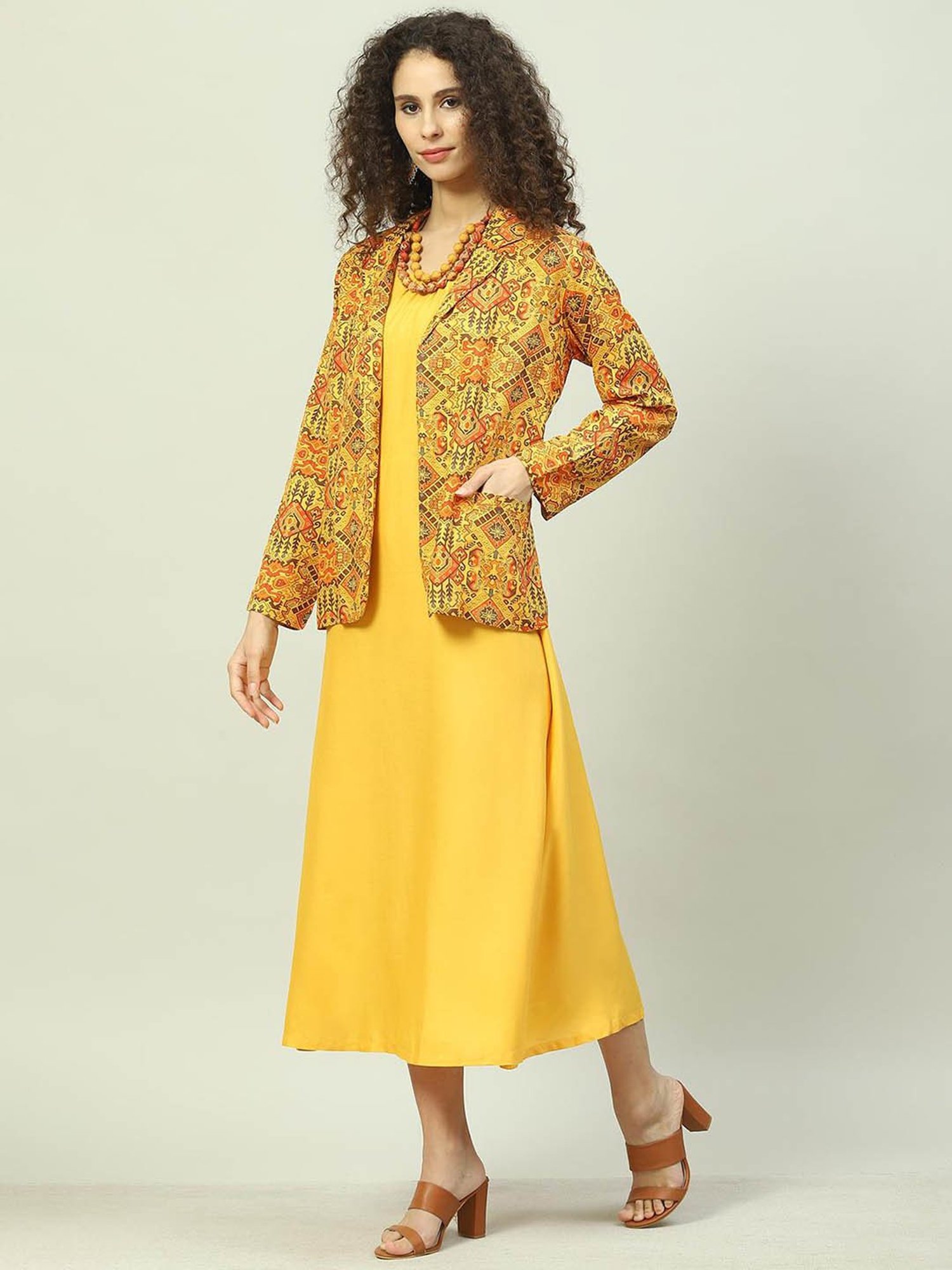 45% OFF on Biba Women Orange & Cream-Coloured Printed Straight Kurta With  Jacket on Myntra | PaisaWapas.com