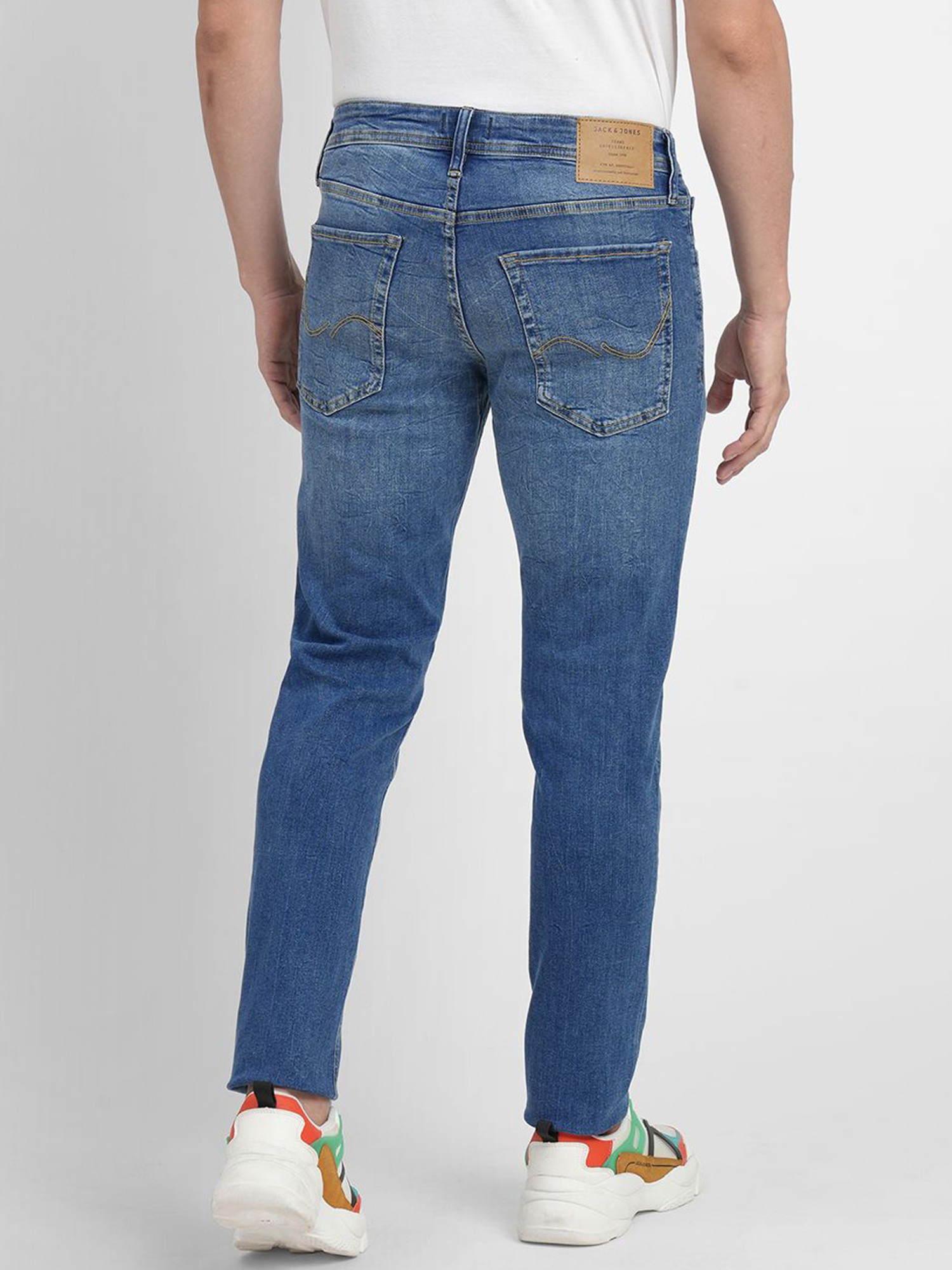 JJIMIKE JJORIGINAL JOS 597 I.K Tapered fit jeans | Medium Blue | Jack &  Jones®