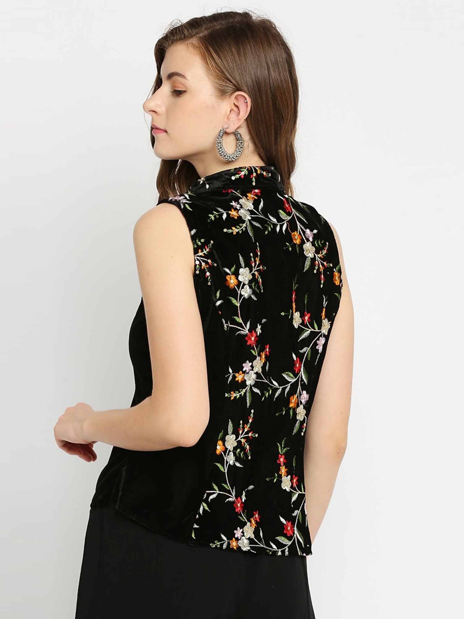 Buy Ira Soleil Black Embroidered Shrug for Women Online @ Tata CLiQ