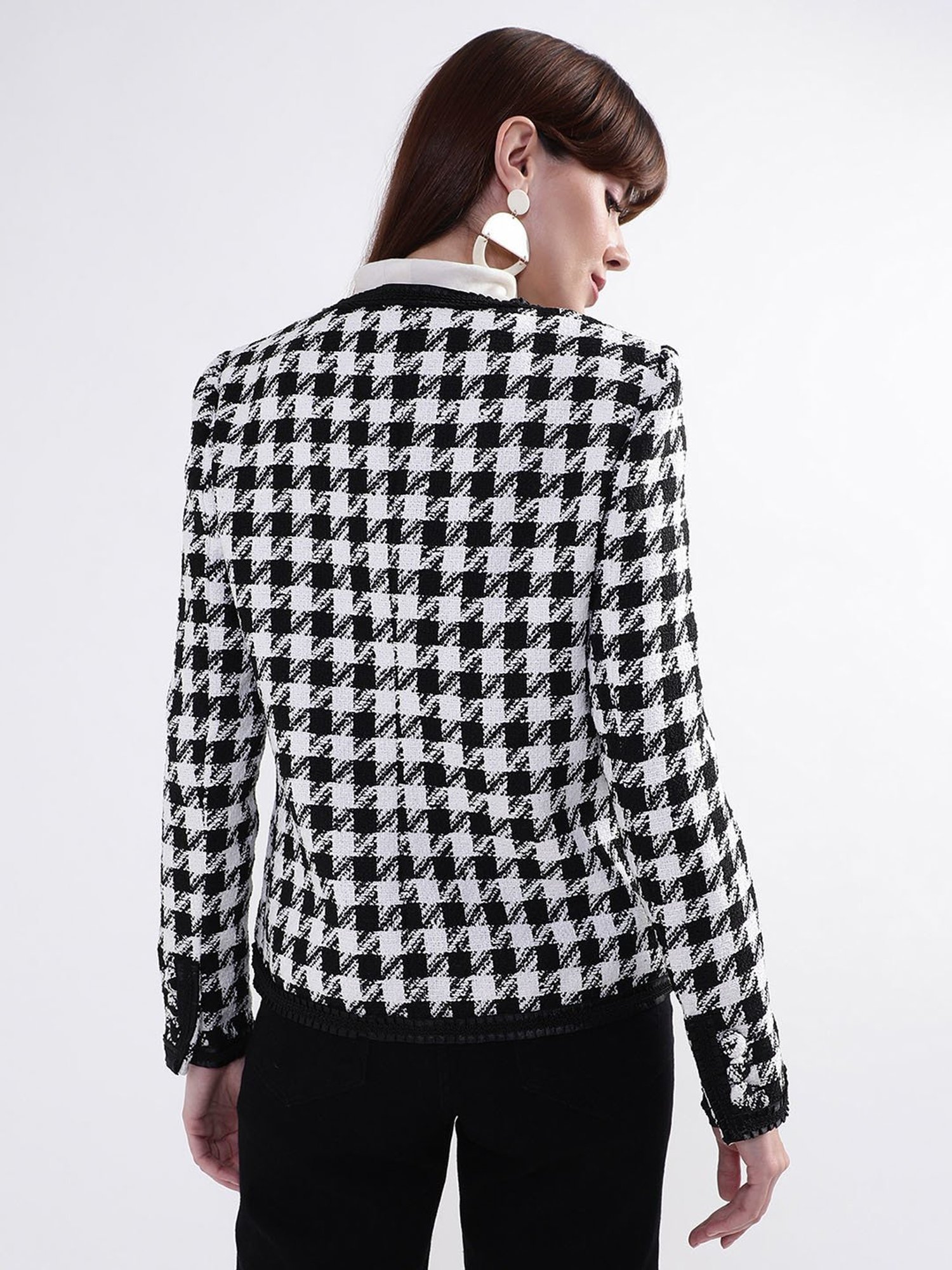 L Black White Printed Jacket in Sirsa-haryana - Dealers, Manufacturers &  Suppliers -Justdial