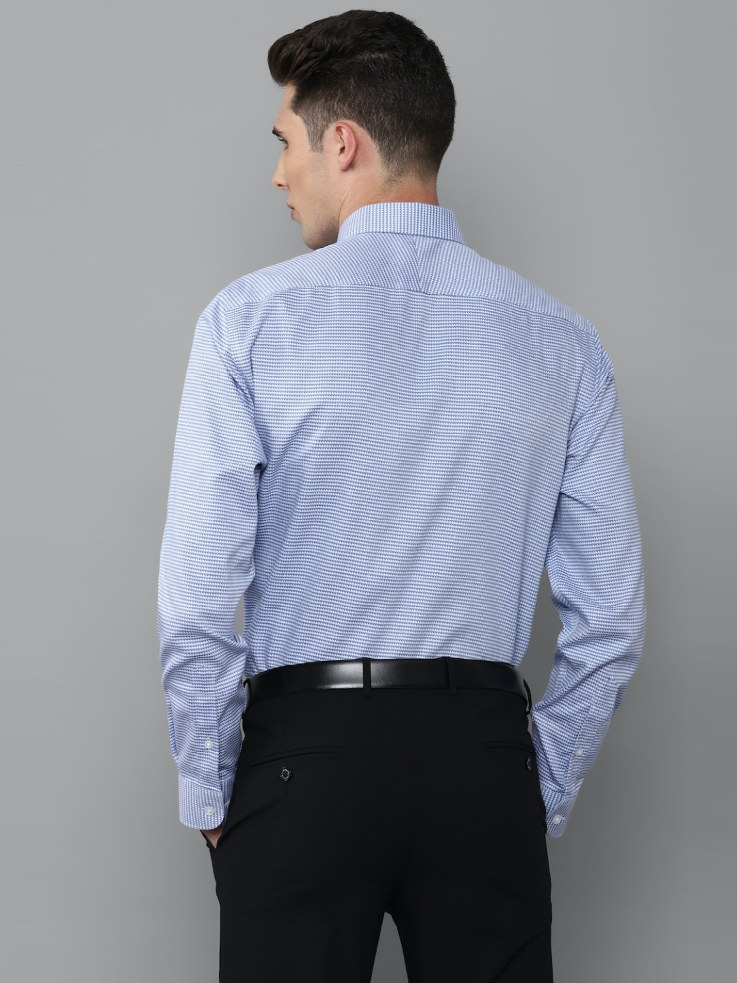 Louis Vuitton Men's Blue Cotton Regular Fit Classic Shirt With Stamps –  Luxuria & Co.