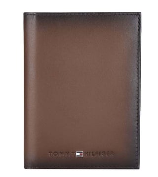 Tommy hilfiger passport sale wallet