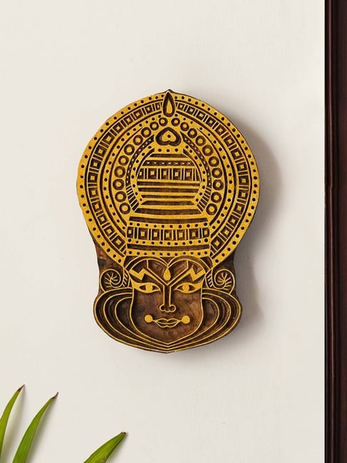 ExclusiveLane 'Kathakali Maquillage' Hand Carved Block Wall Decor In Sheesham Wood-picture-13