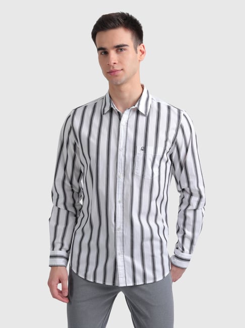 United Colors of Benetton Black Slim Fit Striped Shirt