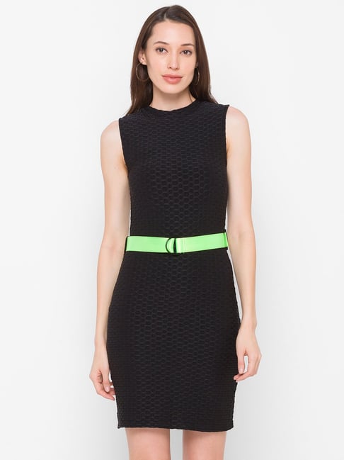 Black sheath outlet dress meaning