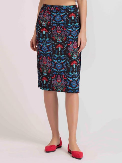 SHAYE Black Knee Length Skirt Price in India
