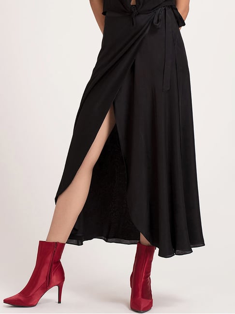 SHAYE Black Below Knee Skirt Price in India