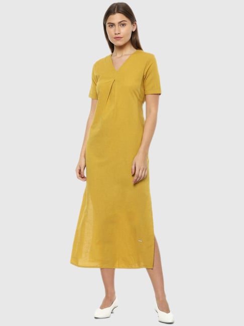 Van Heusen Yellow Regular Fit Dress Price in India