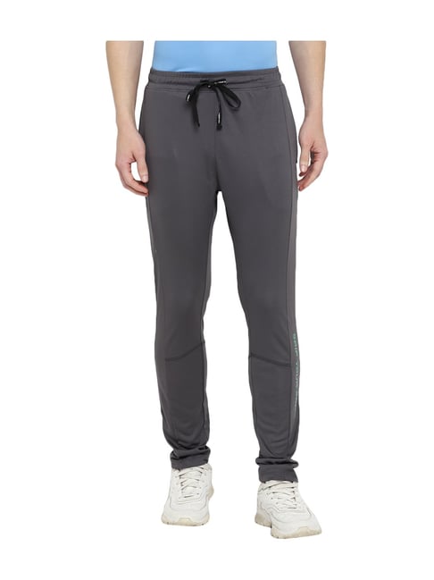 Buy Basics Black Tapered Fit Mid Rise Solid Trousers for Men Online  Tata  CLiQ