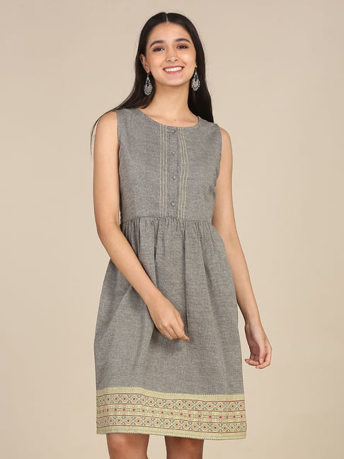Karigari Light Grey Cotton Regular fit Dress Price in India