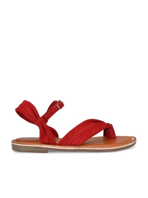 Red toe ring store sandals