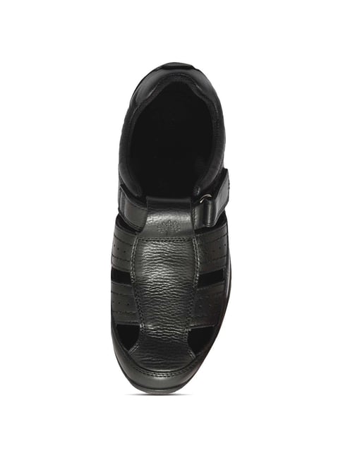 tata cliq woodland sandals