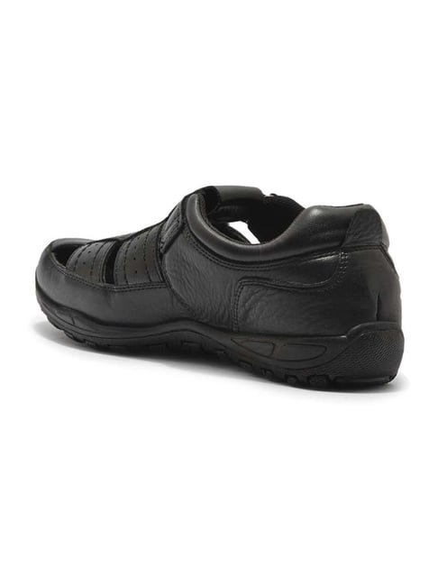 tata cliq woodland sandals