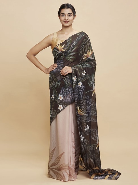 Navyasa Peach Liva Lite Floral Printed Saree With Coordinated Unstitched Blouse Piece Price in India