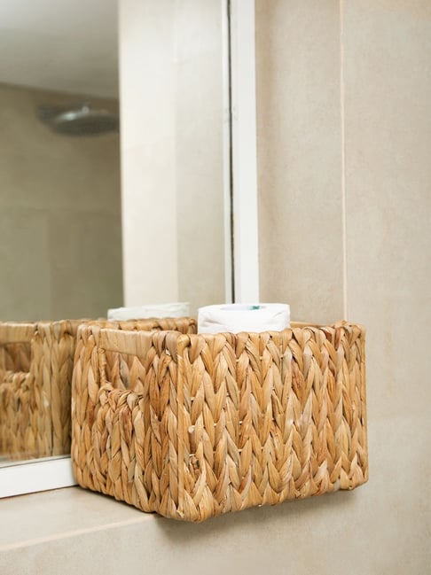 Naturallyours Brown Water Hycinth Medium Storage and Gift Basket