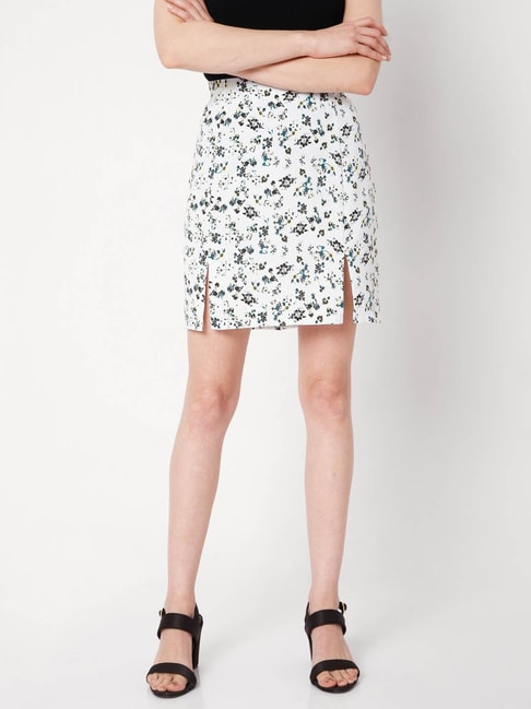 Vero Moda White Floral Print Skirt Price in India
