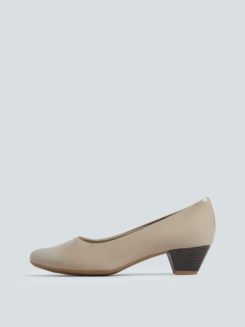 Taupe block 2025 heel pumps