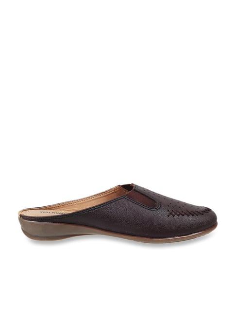 Metro Women's Black Mule Shoes Price in India