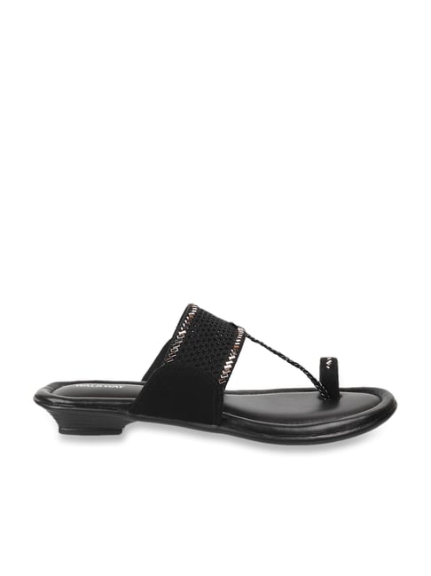 Walkway Women's Black Toe Ring Sandals Price in India