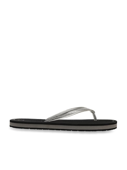 Carlton London Women's Silver Flip Flops