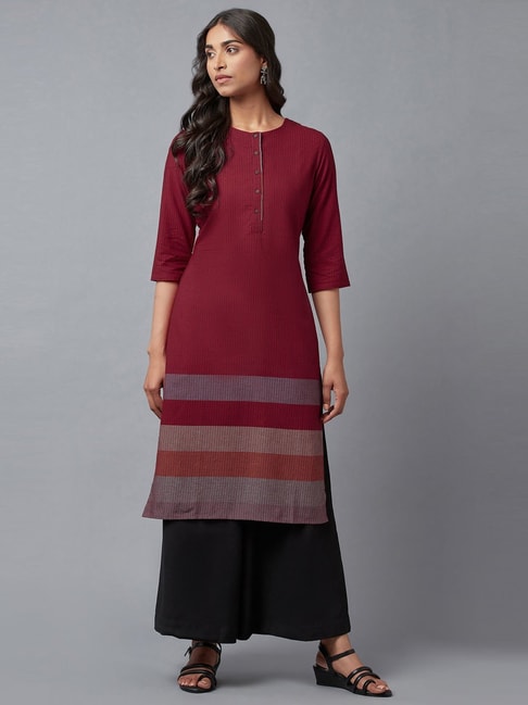 W Red Cotton Embroidered Straight Kurta Price in India