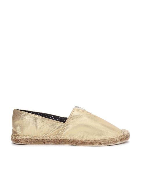 Forever 21 Women s Golden Casual Shoes