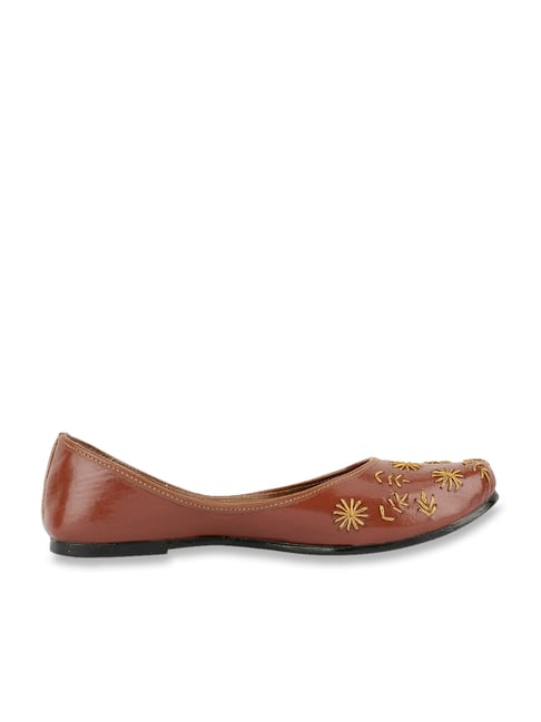 Desi Colour Women's Brown Ethnic Juttis Price in India