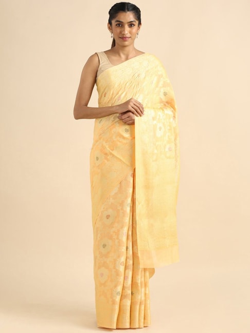 Taneira Yellow Floral Print Saree With Unstitched Blouse Price in India